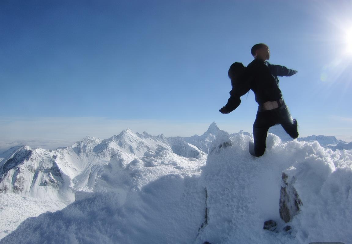 北西兰VS西西兰：巅峰对决战术解析与关键瞬间回顾(图3)