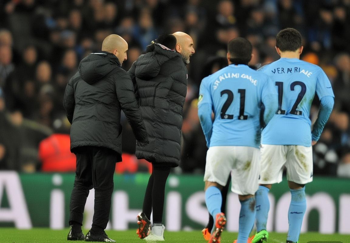 瓜迪奥拉欧冠淘汰赛换人策略解析：时机、角色调整与心理效应