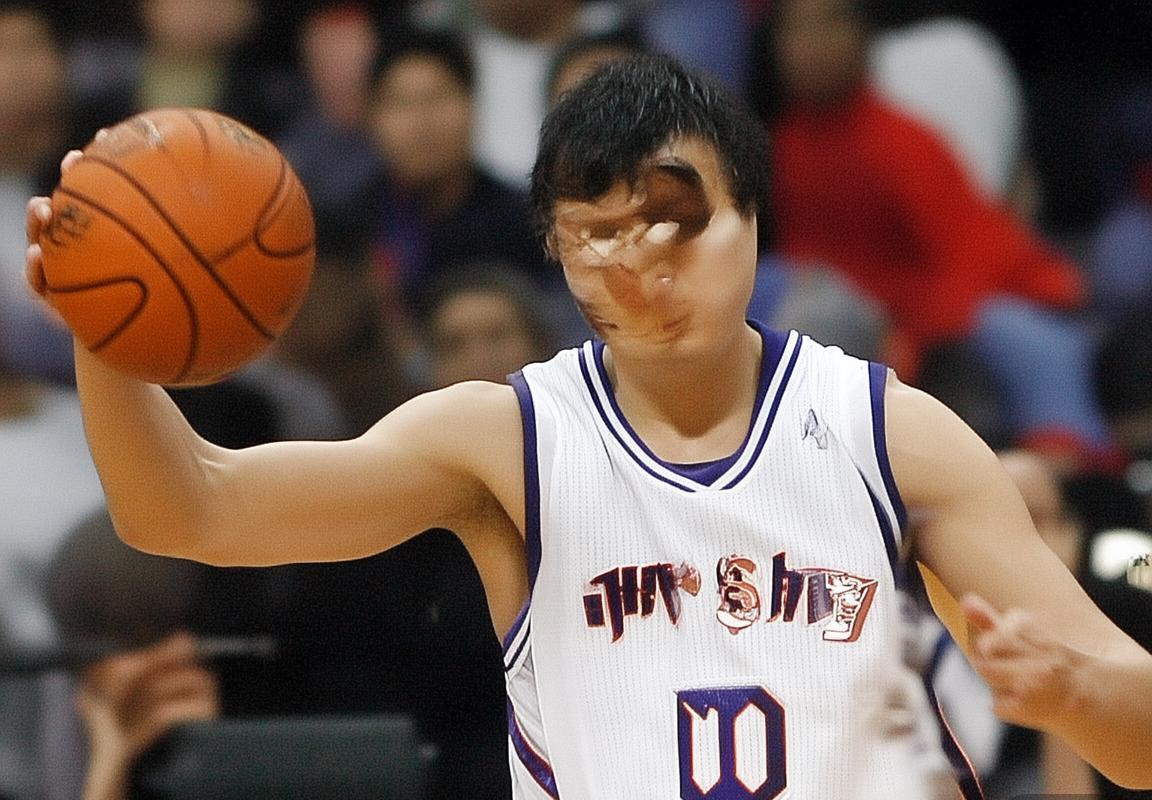 2008年NBA总决赛：科比与詹姆斯巅峰对决，湖人逆风翻盘夺冠传奇