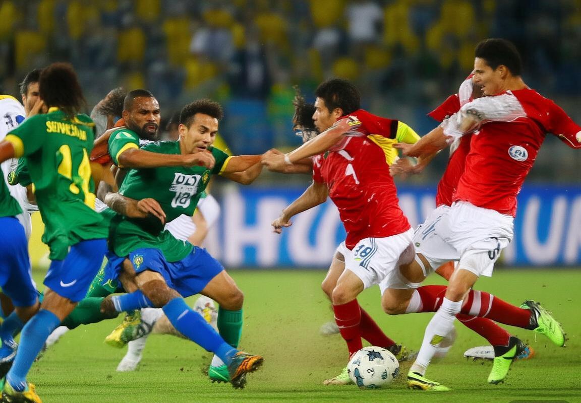 2017巴西对巴拉圭：巅峰对决战术解析与精彩瞬间(图4)